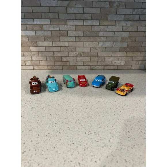 Disney cars bundle - Picture 1 of 9